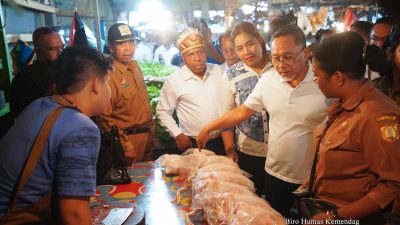 Mendag Tinjau Harga Bahan Pokok di Pasar Sentral Hamidi Jayapura