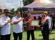 Jaring Potensi dan Promosi Durian Lokal Bangka Tengah melalui Bazaar Durian Air Mesu