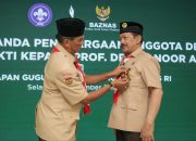 Ketua BAZNAS RI Terima Penghargaan TPOD dari Kwarnas Pramuka