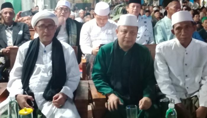 5000 Jamaah Banjiri Ponpes Al Marifah Cirebon, Hadiri Dzikir Manaqib Kubro Syekh Abdul Qodir Jaelani