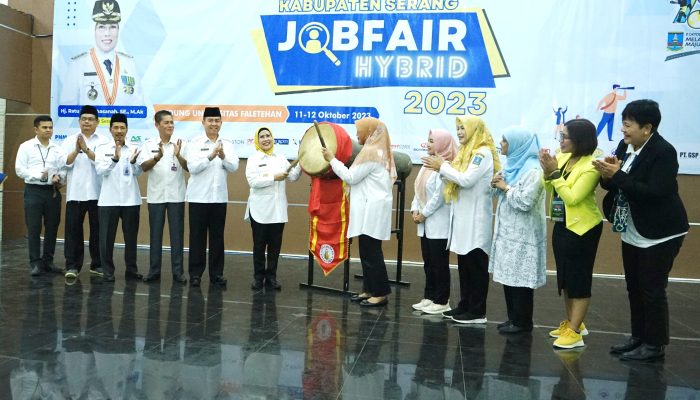 Tekan Angka Pengangguran, Bupati Serang Buka Job Fair