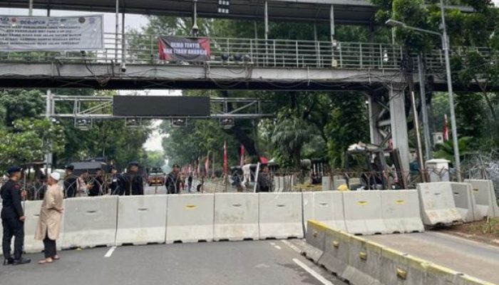 Jalan Merdeka Barat Ditutup Jelang Putusan MK Batas Usia Capres-Cawapres