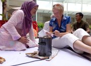 Manfaatkan Sisa Bahan Makanan Jadi Seni Membatik di Acara KarnavALL Batik Nusantara Mercure Jakarta Sabang