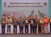 Menteri LHK Berikan 18 Anugerah Konservasi Alam dalam Peringatan HKAN 2023