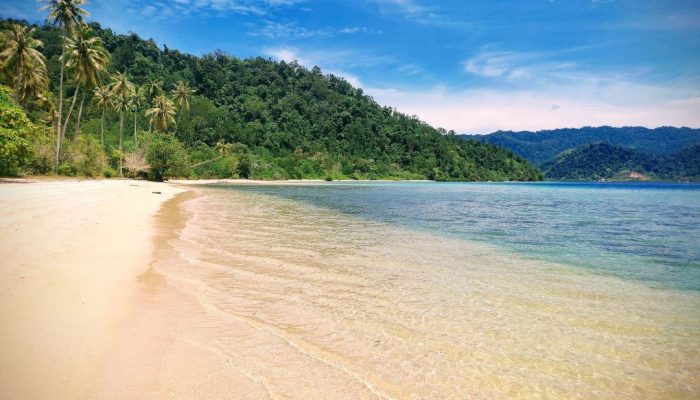 Mengintip Keindahan Pulau Cubadak, Surga Tersembunyi di Sumbar