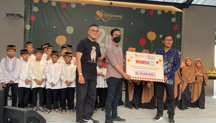 Rayakan Usia ke-2 Tahun, Kampoeng Seafood Sedayu City Gelar Program CSR Bantuan Pendidikan Bagi Anak-anak Yatim