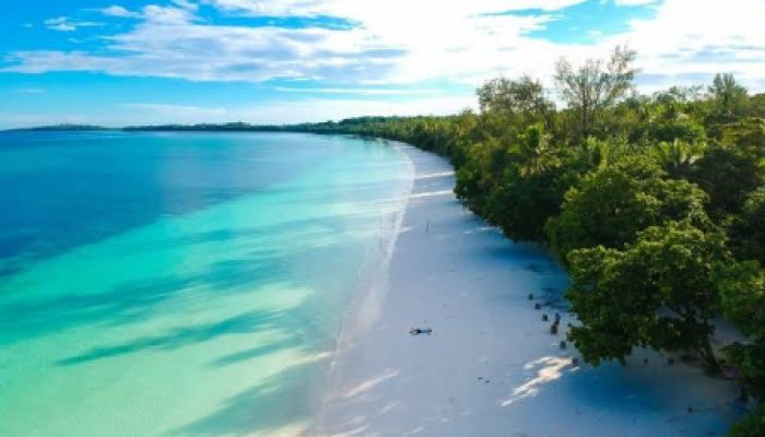 Mengintip Indahnya Pantai Ohoi, Surga Tersembunyi di Kepulauan Kei