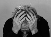 Sakit Kepala Terus Menerus? Ini 7 Penyebabnya