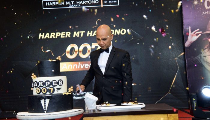 Agen 007 Geruduk Malam Acara Anniversary Harper MT Haryono ke-7