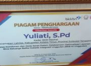 Keisio Wakili Sultra Terima Apresiasi BKB Nasional