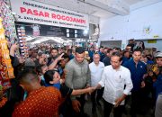 Jelang Tahun Baru 2024, Presiden Cek Harga Kebutuhan Pokok di Pasar Rogojampi