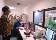 Tingkatkan Pelayanan, Kemenkes Beri Bantuan Alkes untuk 3 RS di Surabaya