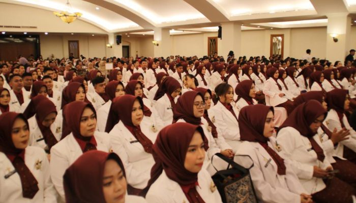 Lulus Uji Kompetensi, Kampus UTA’45 Jakarta Lantik dan Sumpah 322 Apoteker