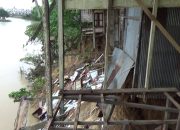 Tanjung Tengah di Hantam Longsor, Sejumlah Rumah Ambruk