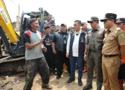 Banjir Dayeuhkolot, Kepala BNPB Tinjau dan Berikan Dukungan Warga Terdampak