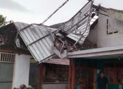 Angin Kencang Hantam Sidoarjo, Seorang Warga Tewas Tertimpa Material