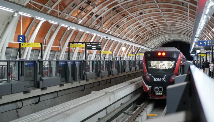 Naik 16%, KAI Perpanjang Penambahan Waktu Layanan Operasi LRT Jabodebek