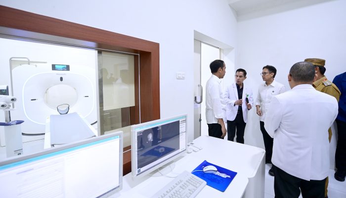 Menkes Dampingi Presiden Tinjau Layanan Kesehatan di RSUD Mokopido Tolitoli