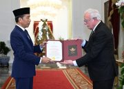 Jokowi Dianugerahi “Grand Collar Order of the State of Palestine” oleh Presiden Mahmoud Abbas