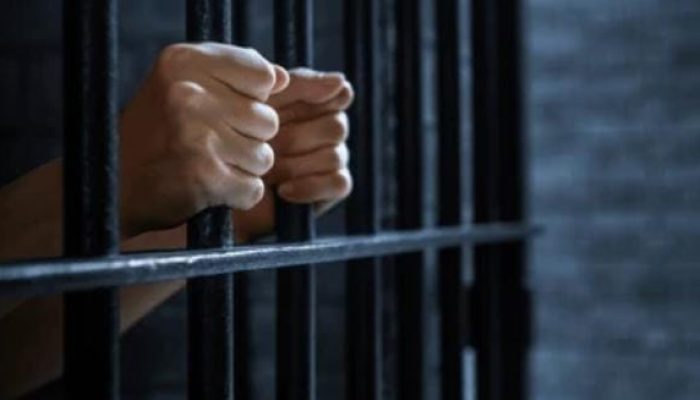 Eks Sekjen DPR Tak Kunjung Ditahan, Pengamat Hukum: KPK Harus Segera Cekal