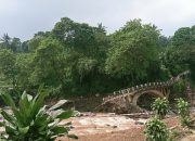 Banjir Cipayung, Kabupaten Bogor mengakibatkan sejumlah kerusakan. Warga setempat juga dihantui ancaman banjir susulan