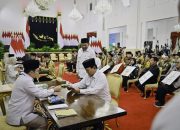 Presiden Prabowo Serahkan Zakat kepada BAZNAS di Istana Negara