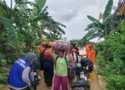 Banjir Setinggi Dua Meter Rendam Tiga Kecamatan di Kabupaten Karawang