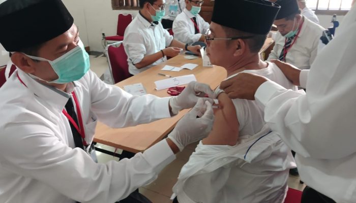 Kemenkes Fasilitasi Vaksinasi Meningitis Petugas PPIH Tahun 1446H/2025M