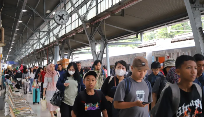 Stasiun Ketapang Permudah Masyarakat Bali dan Nusa Tenggara Berlebaran Dengan Keluarga di Jawa