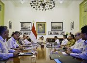 Presiden Pimpin Rapat Terbatas Pembentukan Tanggul Laut di Pulau Jawa