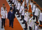 Presiden Disambut Upacara Kenegaraan di Parliament House Singapura