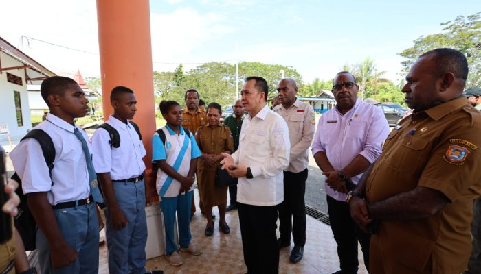 Pj Gubernur Agus Fatoni Tinjau Sekolah Rakyat di Kabupaten Sarmi