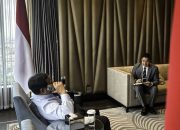 Seskab Ungkap Diplomasi Telepon Presiden Prabowo–Trump Turunkan Tarif Produk RI