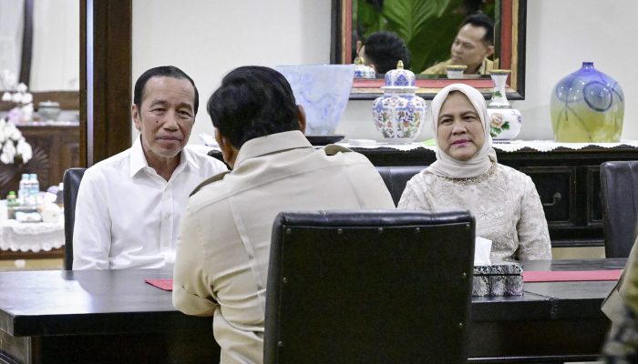Jokowi Apresiasi Kepemimpinan Presiden Prabowo: Prestasi Besar, Pendekatan Personal yang Efektif