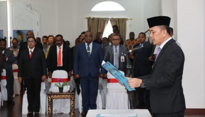 Pj Gubernur Agus Fatoni Lantik dan Kukuhkan Pejabat Administrator dan Pengawas