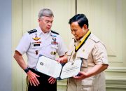 Presiden Terima Medali Kehormatan dari Komando Operasi Khusus AS