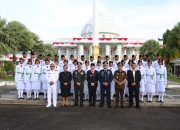 Pj Gubernur Agus Fatoni Resmi Kukuhkan 32 Anggota Paskibraka Papua Tahun 2025