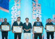 Kemenag Beri Penghargaan Tenaga Pendukung PPIH Arab Saudi 2025