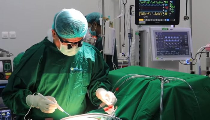 Pasien Jantung di Maluku Jalani Operasi Bypass Pertama di Indonesia