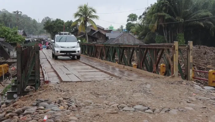 Jembatan Bailey Penghubung Tapanuli Tengah dan Tapanuli Selatan Sudah Dapat Digunakan