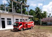 Bersihkan Banjir Sumatera, Damkar Semprot Lumpur