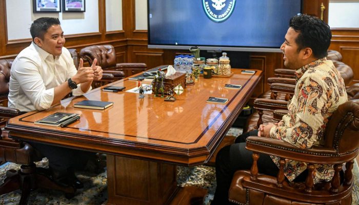 Perkuat Sinkronisasi Infrastruktur dan Program Strategis Presiden, Seskab Terima Wagub Jawa Timur