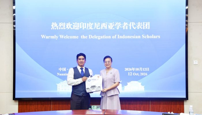 Perkuat Daya Saing Riset Nasional, Rektor UI Kunjungi Sejumlah Industri Strategis di Tiongkok